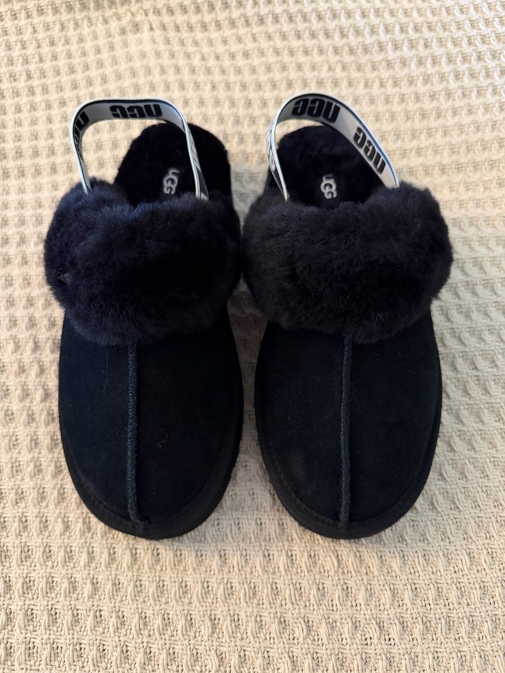 Brand New | UGG | Black Funkette Slippers | Size 4